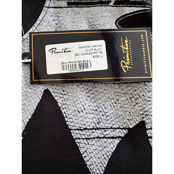 Primitive x Naruto Shippuden “Clones” Itachi Graphic Tee NWT Size Large - Picture 8 of 8